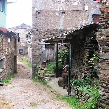 Rurales San Esteban De Los Buitres * Illano