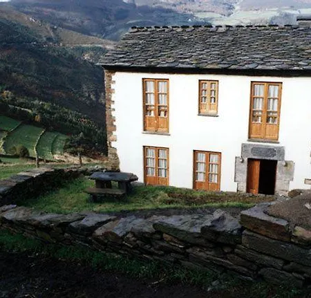 Apartment Rurales San Esteban De Los Buitres Illano